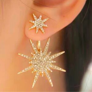 Beautiful Gold Starburst Sparkling Earrings! NWT